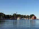 Ta gärna en promenad i den vackra parken och titta på det fina kinesiska lusthuset och eremithyddan.