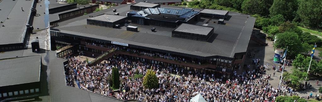 Studentutspring vid Ullvigymnasiet Skolplanen visar riktningen Köpings kommuns skolplan är ett av de styrdokument som anger riktningen för utbildningsnämndens verksamhet.