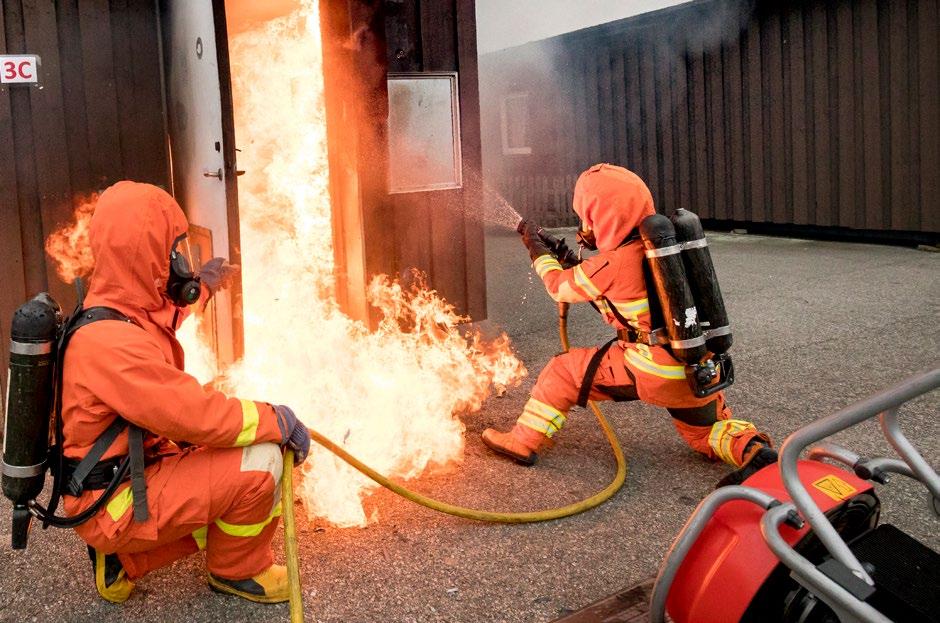 Om frånluftsöppningen är för liten vid övertrycksventilation, kan flammor slå ut genom tilluftsöppningen och försvåra arbetet för personalen.