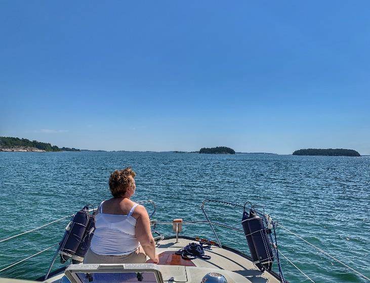 Efter tre veckor ombord plockade vi upp Petra. Vi avslutade vår skärgårdsemester med några soliga och underbara dagar innan det började blåsa igen och vinden återigen kom från norr.