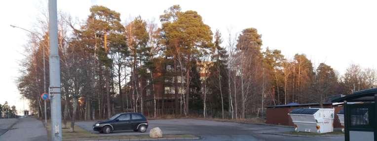 Eskilstuna kommun 2019-08-09 31 (52) Foto: Spridningskorridoren mellan bostäder och förskolan Hattmakaren Skyddsvärda träd En inventering av skyddsvärda träd visar att det finns ett antal intressanta