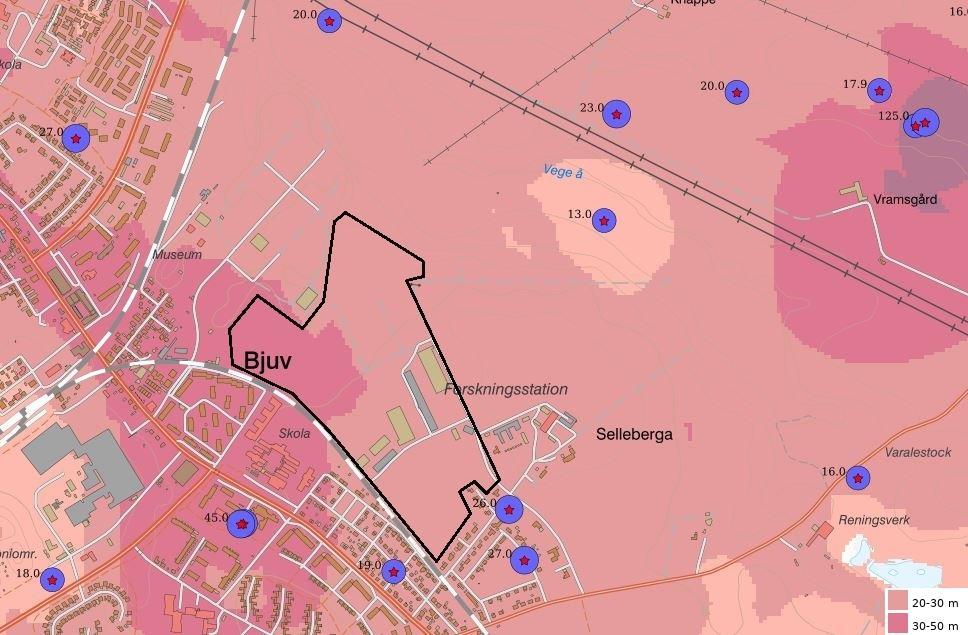 Överst har mulljorden en tjocklek på omkring 0,3 m. Figur 4. SGU:s jordartskarta. Utredningsområdet är ungefärligt markerat med svarta linjer.