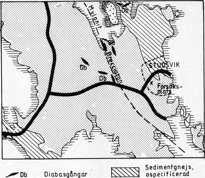 De nordvästliga sprickorna har uppstått genom skjuvning och deras dominans i Studsviksregionen beror av att de sammanfaller med skiffrighetsplanen.