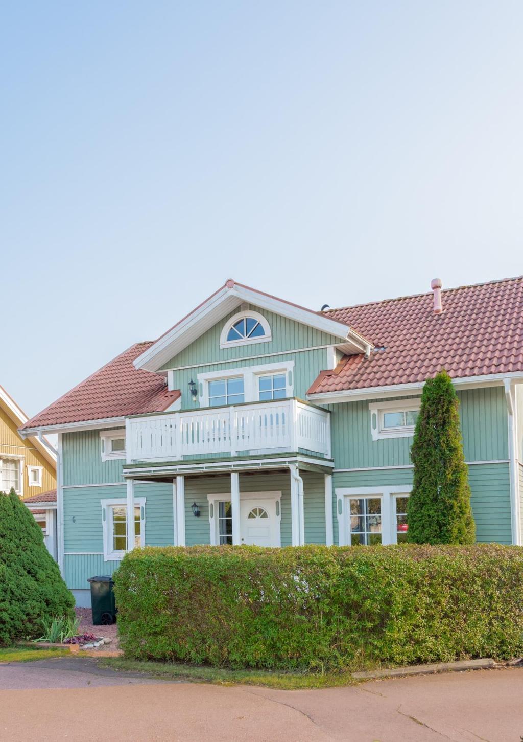 ostadshus vid Lögargränd 6 i Mariehamn Välplanerad, klassisk villa om 165 m 2 med moderniserat kök i industriell stil, renoverat badrum,