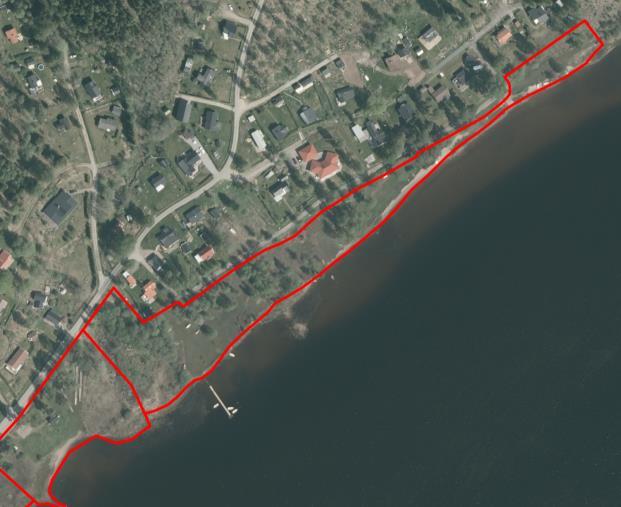 I detaljplanen Hökerum 7:1 1971-12- 14 är strandområdet planlagt som park med bollplan, festplats, badplats, parkering, båtuppläggning och båtplats.