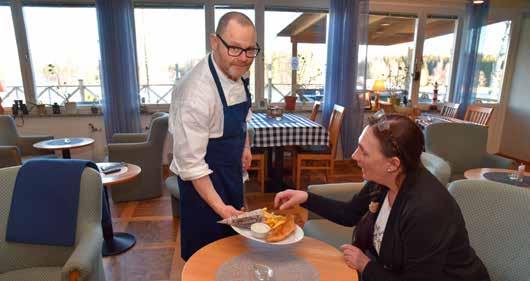 Lee Lendon ny köksmästare i Lungsund Pensionat Lungsund har fått en ny köksmästare i Lee Lendon. I slutet av januari införde han fish n chips på menyn för första gången i pensionatets historia.