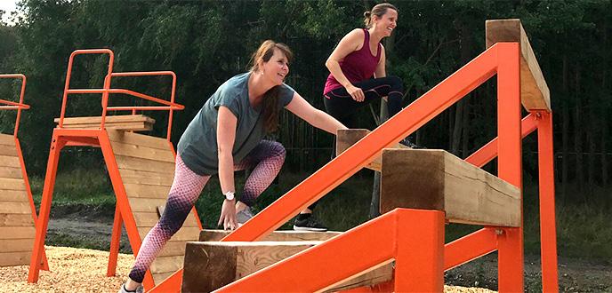 Samhällsinformation Läs mer: www.vartgoteborg.se Göteborgs första hinderbana i Kvibergs Park Det är många som har längtat efter en hinderbana i Göteborg. Nu står den klar med knalligt orange hinder.