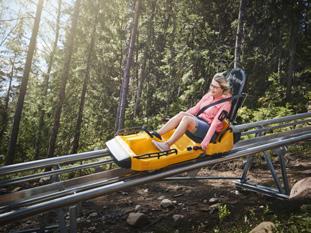 Vår rodelbana är först i Sverige i sitt slag och består av en kilometer räls som vindlar