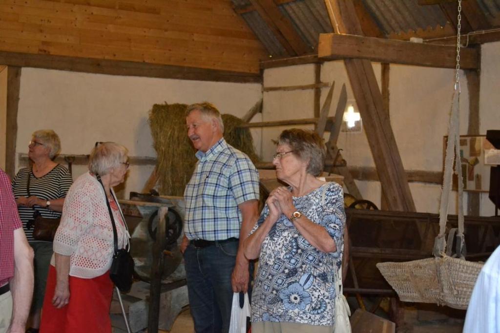 Bild från besöket i Spannarpsortens hembygdsförenings museum. Foto: Christina Eliasson.