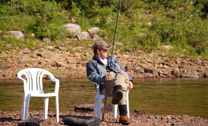 Få har så många laxar på sitt samvete som denna mästerfiskare. Likt ett sämskskinn sög jag åt mig av allt han hade att säga kring detta starkt tålamodsprövande fiske.