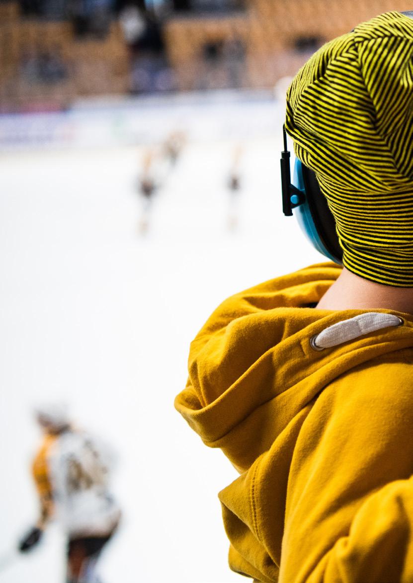 HV71 I SAMHÄLLET GRATIS HOCKEYSKOLA För att fler barn ska få möjligheten att spela hockey samt öka mångfalden i klubbarna startade vi tillsammans med Kabe och Bubs projektet Gratis hockeyskola.