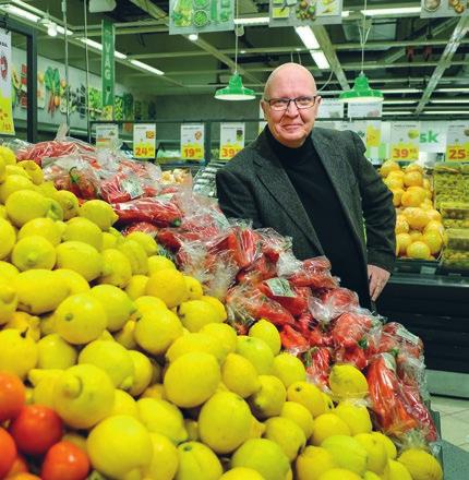 SECOND HAND-FYND: Mycket nöjd med vår nya vardagsrumsmatta som vi ropade in på auktion. Har också hittat bra begagnade utemöbler. HÅLLBART INKÖP: Vår bokashi-kompost är fantastisk!