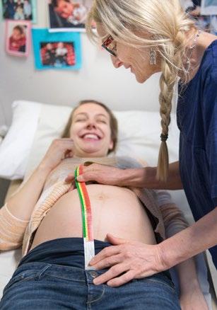 Antal inskrivna gravida på I Region Stockholm skrevs 32 118 gravida in under 2020. Nationellt rekommenderas antalet gravida per heltids barnmorsketjänst vara 80/år.