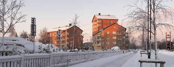 24 Bostadsområde i kv Duvan, sydöstra delen, 1990-tal Husens högdelar har fasader i rött tegel, lågdelarna i gult. Plåtdetaljerna är liksom i Erskines område svarta.