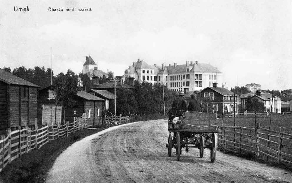 Sävar. Den omgavs på Öbacka av bebyggelse av lantlig karaktär.