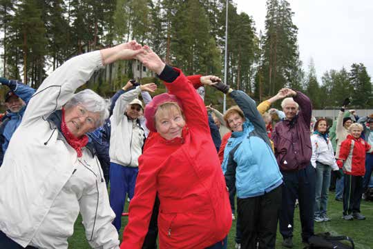 Det kan ibland vara svårt att få sådant stöd av närstående personer som inte har levt med artros. I en kamratgrupp är du inte ensam med dina problem.