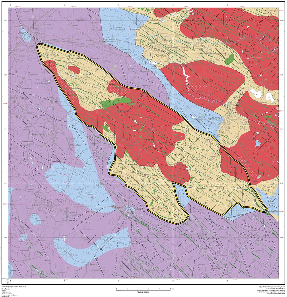 Fig. 5. Rödspräcklig granit i polerat tvärsnitt. Wikipedia. mindre tydlig ådring (Fig. 6). Det finns två typer av gnejser på Söderåsen, grå och röda (Wikman et al. 1993).