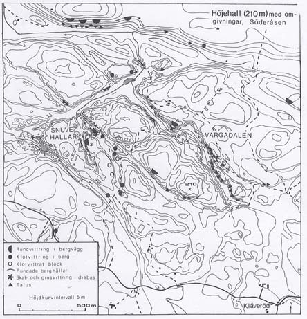 Vägbeskrivning: Följ vägen mellan Ljungbyhed och Stenestad (vägnr 1823) i cirka en mil.