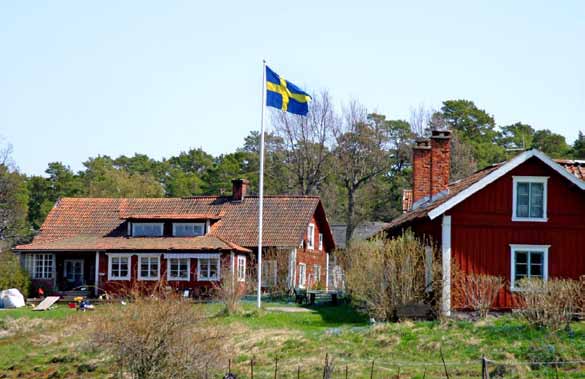 18. Kymmendö Strindbergs Hemsö Utanför norra Ornö ligger Kymmendö förebilden till Strindbergs Hemsö. Ön har en omväxlande skärgårdsnatur med barrskogar, leende ängsmarker, lövskogar och strandängar.