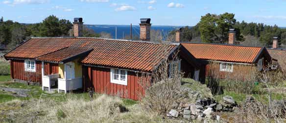 mot besökaren. Djupast är Nyköpingsgruvan, hela 215 meter djup. I gruvornas varphögar kan du hitta sällsynta mineral och det var här grundämnet litium upptäcktes första gången.