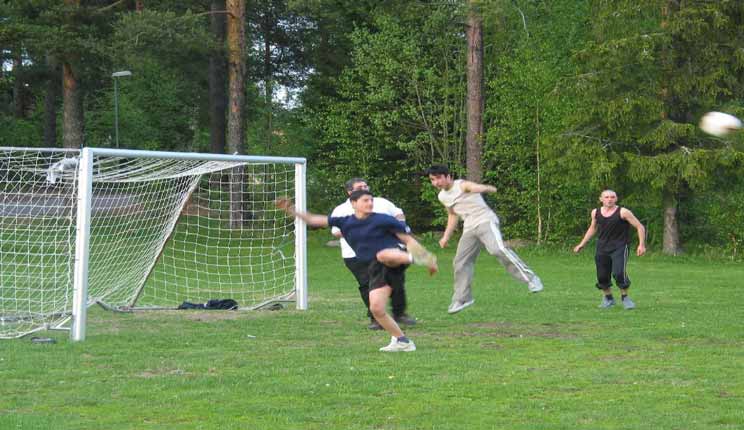 Att möta de ensamkommande barnen Vi skrattar och pratar, men här inne (pekar på sitt