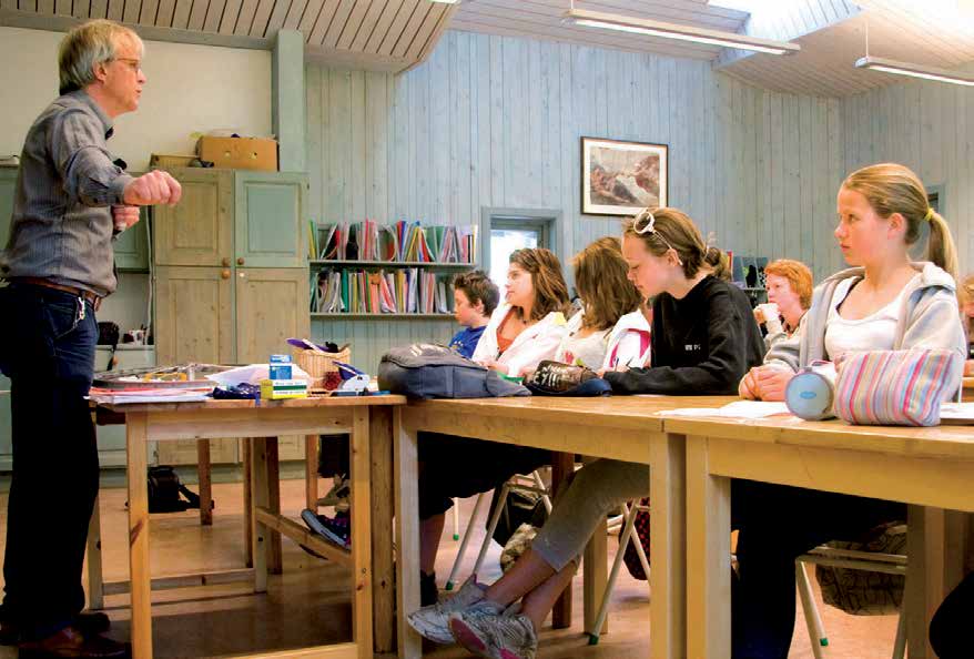 3 Läroplanen återspeglar barnets utveckling. Studiet är anpassat på flera olika nivåer.