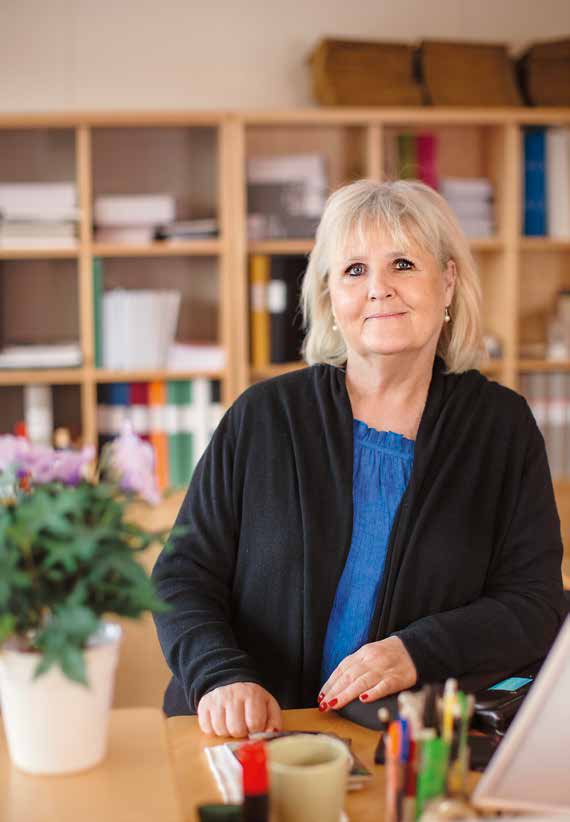 Anita, 63 år Administrativ assistent Jag trivs bra på min arbetsplats och har därför inga tankar på att gå i pension.