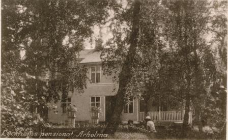 Lyckhems historia Av Henrik Ahrnborg För två år sedan började mina föräldrar Lena och Sverker Ahrnborg prata om att sälja det stället jag i princip vuxit upp på, Lyckhem i Skeppsmyra.