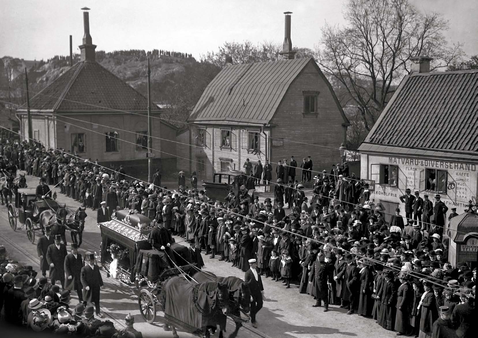 text torbjörn forslid Det sista året kände Strindberg på allvar av den magcancer som skulle ända hans liv i maj 1912.