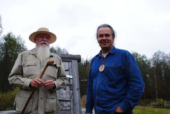 Steve van Martre är en 70-årig amerikan som ägnar sitt liv åt att resa jorden runt för att utbilda Interpretive Designers och lära ut The dance of experience.