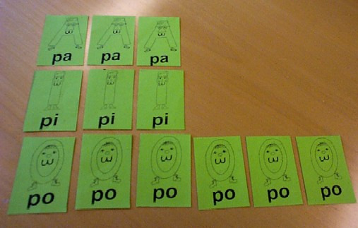 En annan variant av spelet var att en familj bestod av de tre figurer som presenterades som familj i pappersdocksleken.