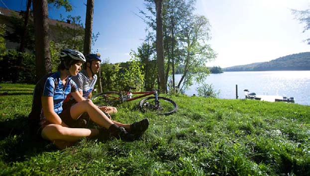 Parker, grönområden och tätortsnära natur är viktiga samhällstillgångar eftersom de är de enda platser där många människor i städer över huvud taget kommer i kontakt med naturen.