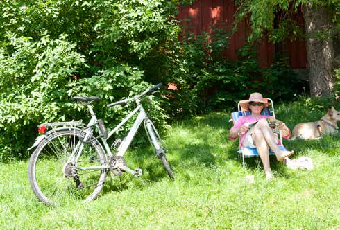 SAMMANFATTNING Ytterligare en potential ligger i att få en högre andel av dem som cyklar att även cykla under vinterhalvåret.