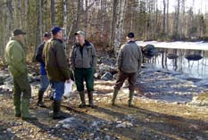 4.5 Hänsyn till kulturoch miljölämningar Varken kulturmiljö- eller naturvården har explicit företräde till vattenlandskapet. Båda tillmäts ett lika starkt värde.