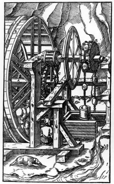 Under medeltiden börjar tramphjul att användas vid gruvorna.