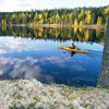 Kajakpaddling i vacker natur, Eskilstuna hyra av en K2 tvåmanskajak under en vecka