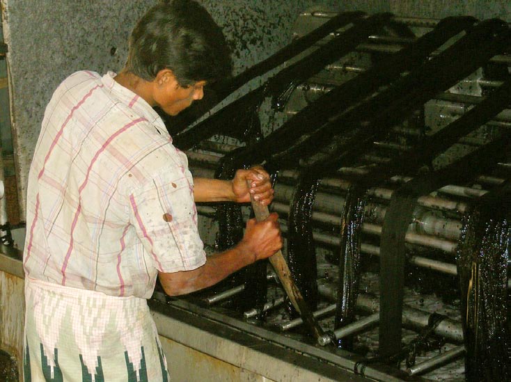 kalier i textilier började uppmärksammas hördes inte mycket om hur kemikalieanvändningen påverkar miljön runt fabrikerna.