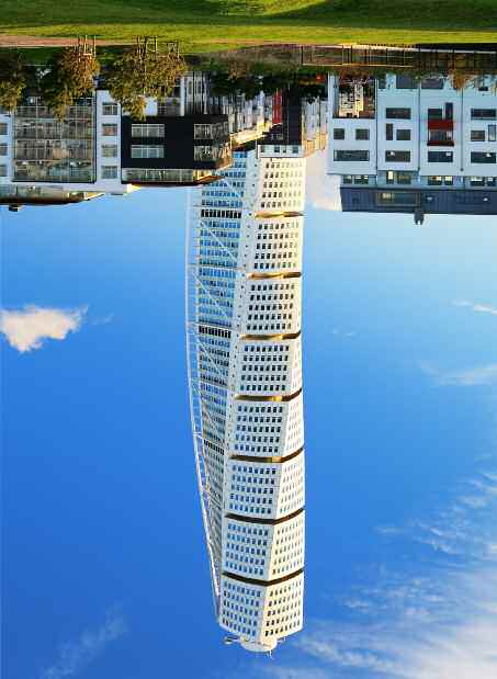 SHUTTERSTOCK Turning Torso är Sveriges och Nordens högsta skyskrapa belägen vid Lilla Varvsgatan i Västra Hamnen, Malmö.