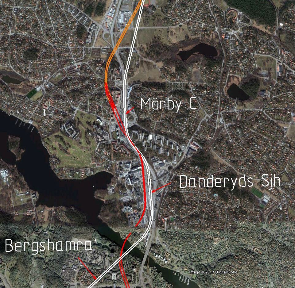 49(59) Spåret fortsätter sedan under E18 vidare mot Mörby centrum. I detta alternativ har den nya linjen placerats under Röd linje, som har sin slutstation i Mörby centrum.
