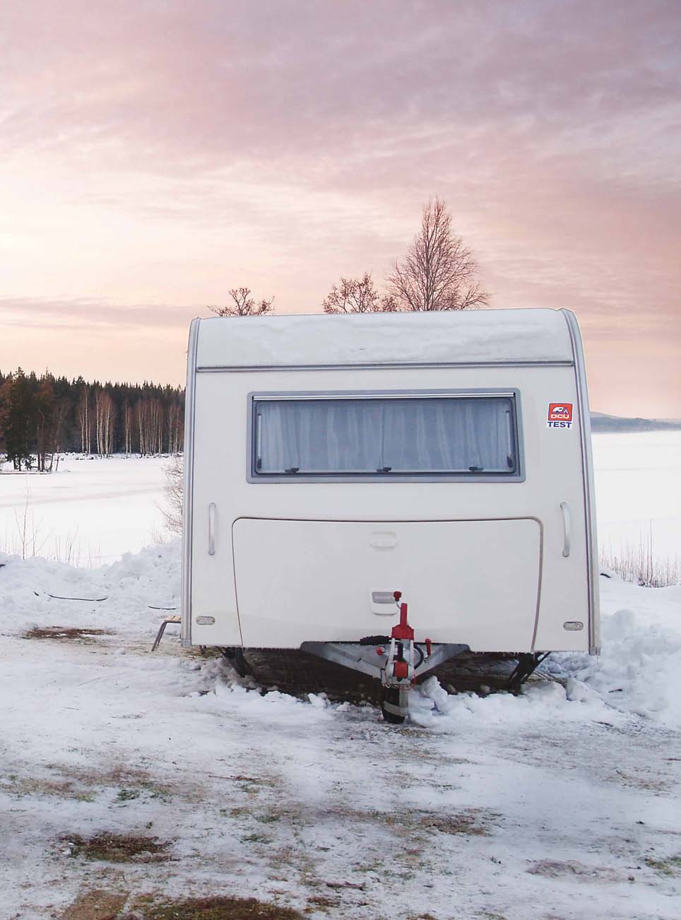 De to svenske giganter blandt vintervogne står parate til dysten i det kolde vintervejr på Munkebjerg campingplads ved Filipstad.