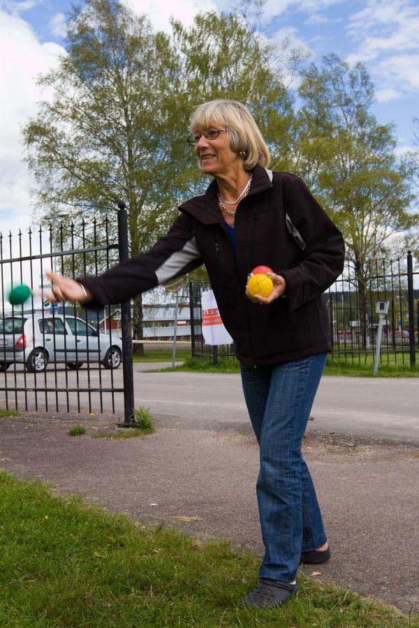 På eftermiddagen genomfördes en del skoj-tävlingar i snålblåsten.