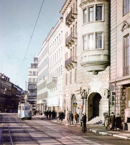 T ex kan 12an förlängas via Nockebyhov till Islandstorget och kopplas ihop med tunnelbanan där. Spårväg bör användas i innerstan.