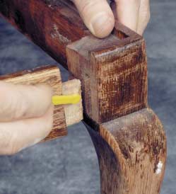 Möbler av trä Möbler, träpanel och annat. Passar materialen bra samman använder du Cascol Trälim Inne 3301/3304.