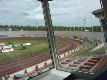 Motorklubb med Speedway (Dackarna) som största aktivitet. Han har ständigt idéer om hur man kan utveckla olika konstruktioner och han har funderat på det här taket under ett stort antal år.