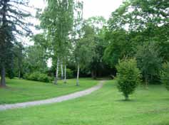 På Visholmen låg också en anstalt för sinnesslöa barn och en lantmannaskola. När järnvägen byggdes i slutet av 1800-talet anlades ett stickspår ut till Visholmen där det också byggdes en kaj.