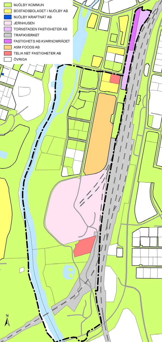 Strandskydd råder inom 100 meter från strandlinjen men gäller inte inom tätorten som planlagts före strandskyddets införande. Skyddet återinträder dock i samband med att nya detaljplaner upprättas.