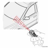 Lås och larm Låsning och upplåsning funktion skyddar från att oavsiktligt lämna bilen olåst. För bilar med larm, se s.