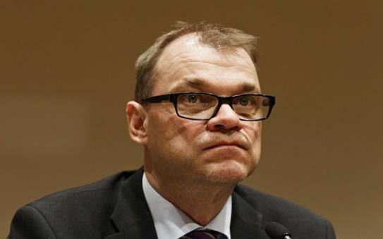 15 frågor regeringssonderaren Juha Sipilä (C) begärt svar på av partiernas riksdagsgrupper (HBL 28.4.2015) 11.