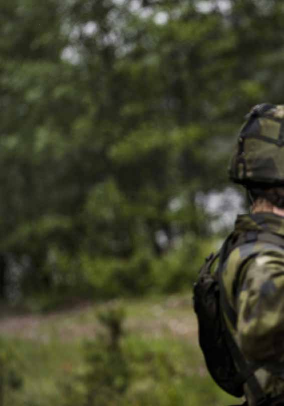 Försvarsmakten finns för att skydda Sverige och stödja samhället vid katastrofer, men också för att hjälpa till att skapa fred och säkerhet på andra platser i världen.