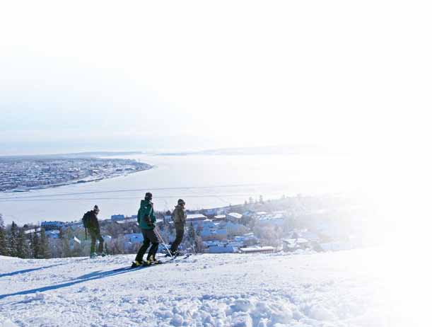 Östersund VÄLKOMMEN Östersund är en stad som sjuder av liv. Med fjällkedjan i fonden och Storsjöns inbjudande isar erbjuder Östersund massor av vinteraktiviteter.